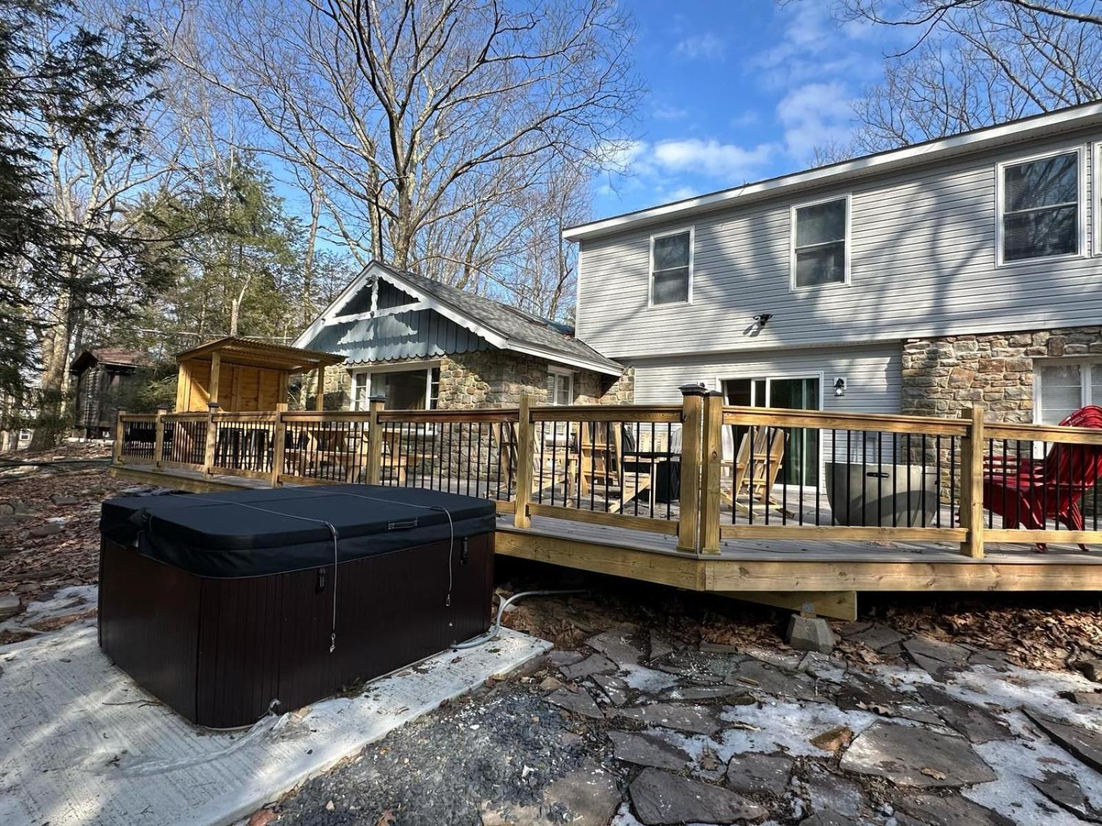 Newreno 8br 6bth Deck Games Pets Holiday home *